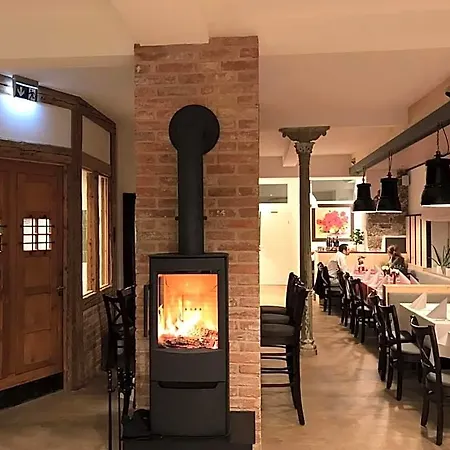 Hotel Zum Bahnhöfle Restaurant&hotel - Am Rhein
