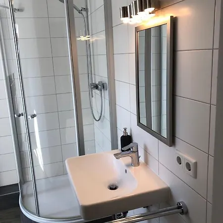 호텔 Zum Bahnhoefle Restaurant & - Am Rhein