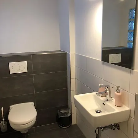 Zum Bahnhoefle Restaurant & - Am Rhein * 알브룩