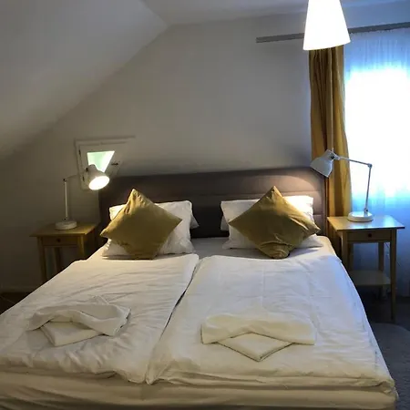 Zum Bahnhöfle Restaurant&hotel - Am Rhein *