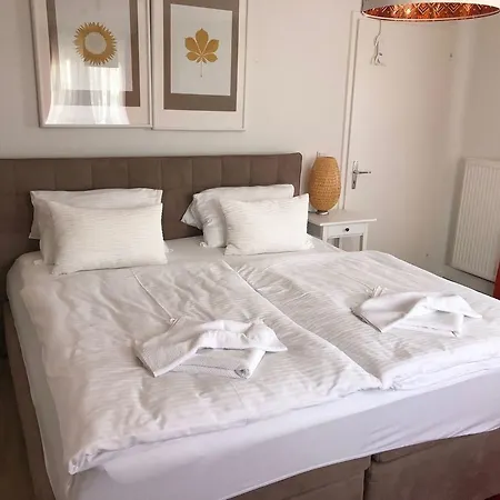 Zum Bahnhoefle Restaurant & - Am Rhein فندق *