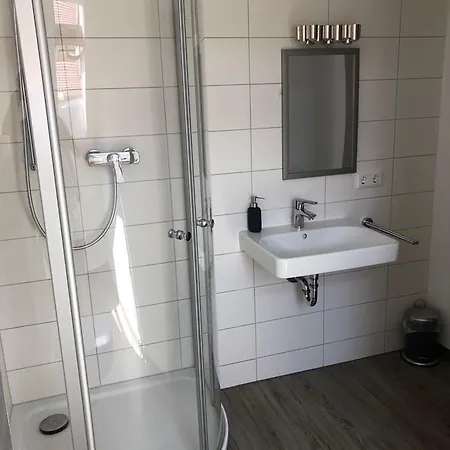 Zum Bahnhöfle Restaurant&hotel - Am Rhein *