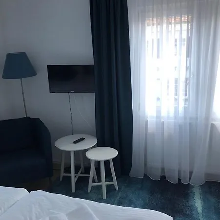 Zum Bahnhoefle Restaurant & - Am Rhein *