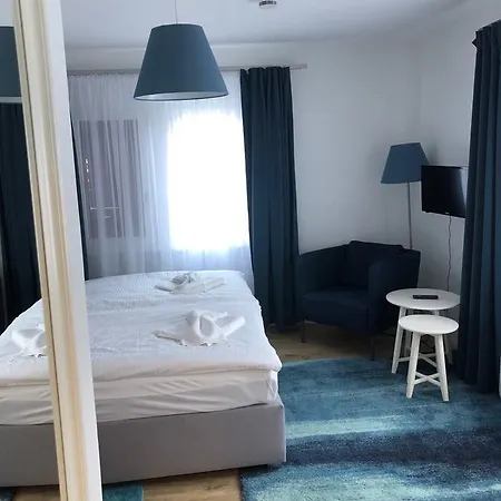 Zum Bahnhoefle Restaurant & - Am Rhein فندق *