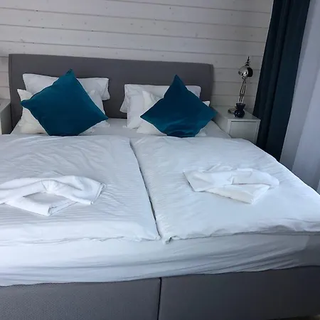 Zum Bahnhoefle Restaurant & - Am Rhein