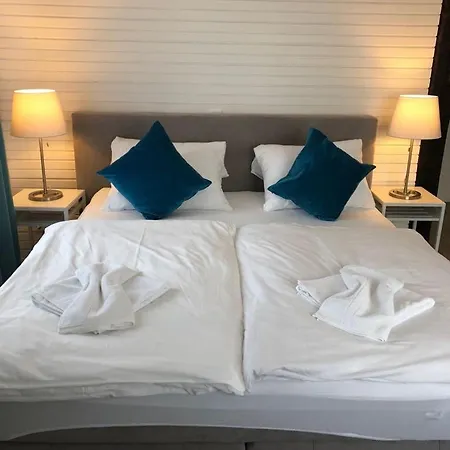 Zum Bahnhoefle Restaurant & - Am Rhein * 알브룩