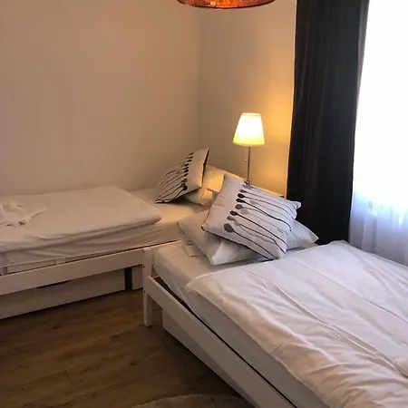 Zum Bahnhoefle Restaurant & - Am Rhein 알브룩