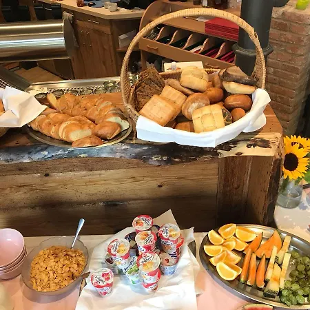 Zum Bahnhoefle Restaurant & - Am Rhein