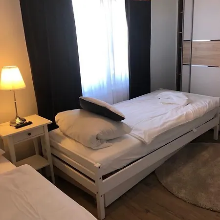 فندق Zum Bahnhoefle Restaurant & - Am Rhein