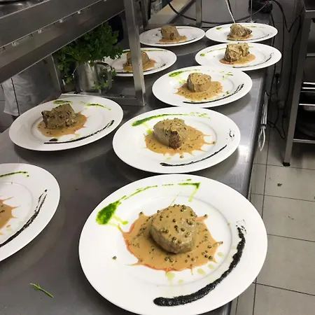 Zum Bahnhoefle Restaurant & - Am Rhein 호텔 *