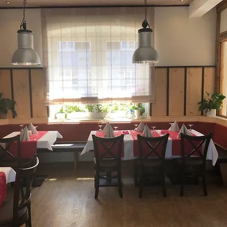 Zum Bahnhoefle Restaurant & - Am Rhein فندق Albbruck