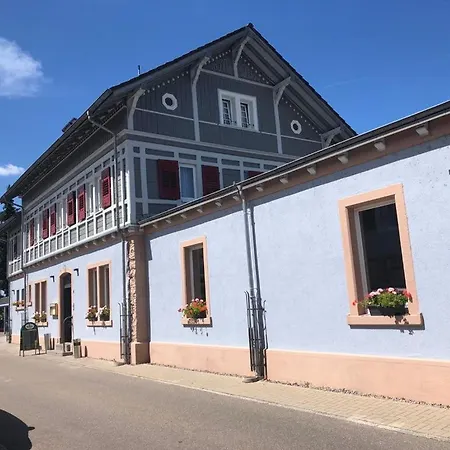 Zum Bahnhoefle Restaurant & - Am Rhein فندق