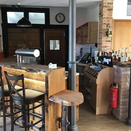 Zum Bahnhoefle Restaurant & - Am Rhein *