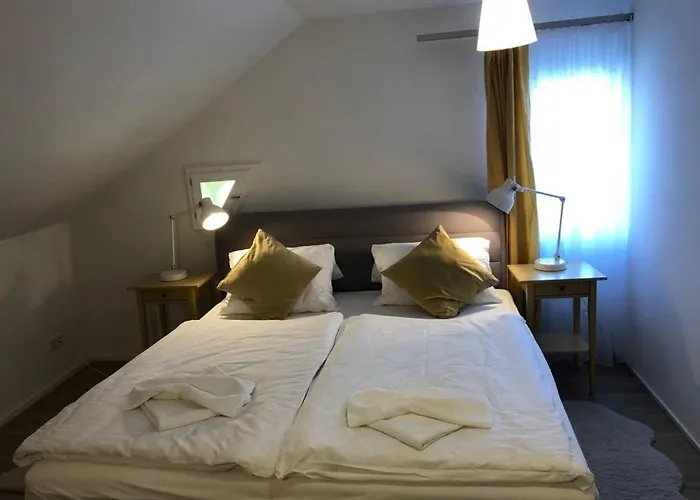 Zum Bahnhoefle Restaurant & - Am Rhein *