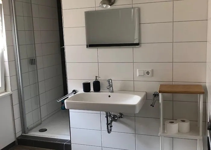 Szálloda Zum Bahnhoefle Restaurant & - Am Rhein