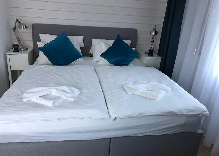 Zum Bahnhoefle Restaurant & - Am Rhein