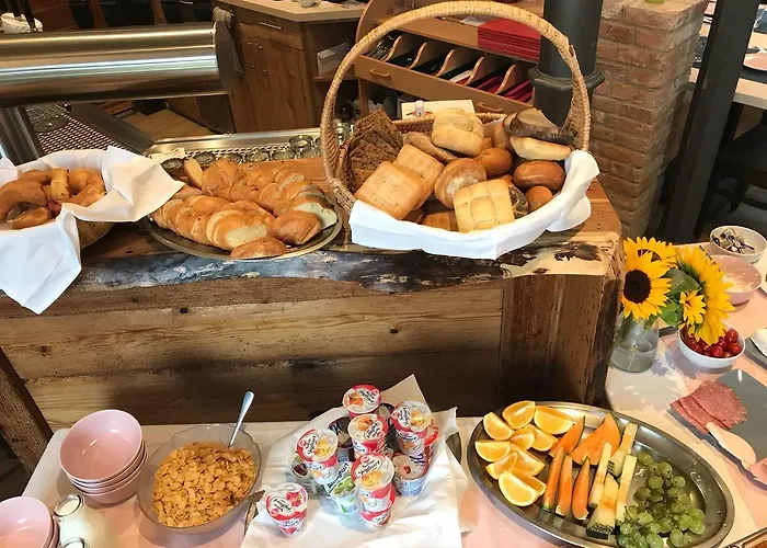 Zum Bahnhoefle Restaurant & - Am Rhein